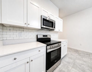 688 Sand Pine Ln - Photo Thumbnail 9
