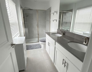 3065 Ella Way - Photo Thumbnail 8