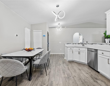 785 Welch Hill Circle - Photo Thumbnail 6