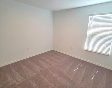 5651 Costa Blanca Way - Photo Thumbnail 14