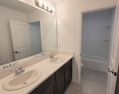 5651 Costa Blanca Way - Photo Thumbnail 12