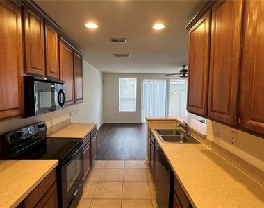 3166 Riachuelo Lane - Photo Thumbnail 11