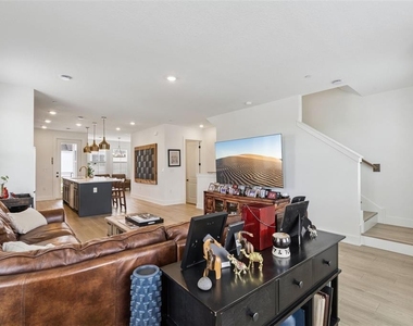 15387 Hamlin Park Drive - Photo Thumbnail 12