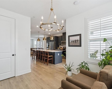 15387 Hamlin Park Drive - Photo Thumbnail 5