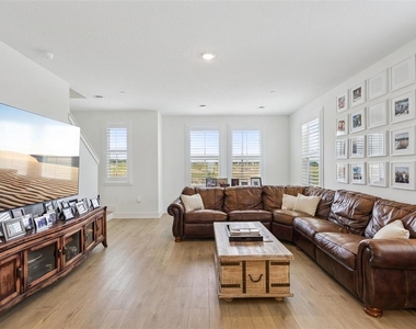 15387 Hamlin Park Drive - Photo Thumbnail 10