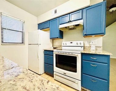 12236 Fox Hound Lane - Photo Thumbnail 9