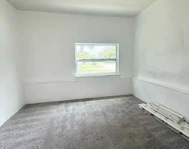 2215 Vine Street - Photo Thumbnail 24