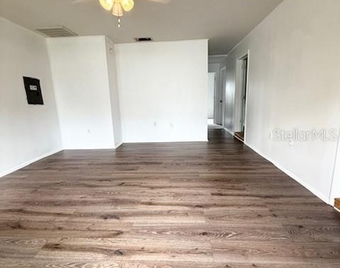 2215 Vine Street - Photo Thumbnail 5