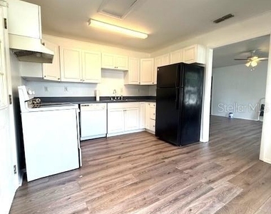 2215 Vine Street - Photo Thumbnail 7