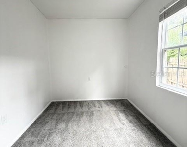 2215 Vine Street - Photo Thumbnail 16
