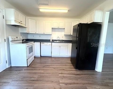2215 Vine Street - Photo Thumbnail 6