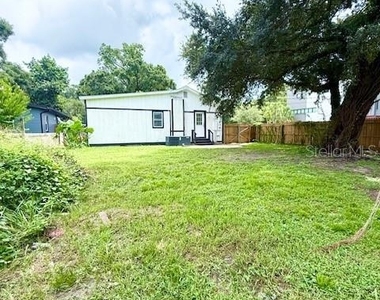 2215 Vine Street - Photo Thumbnail 29