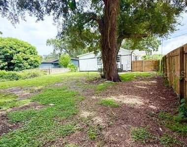 2215 Vine Street - Photo Thumbnail 30