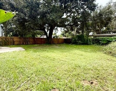 2215 Vine Street - Photo Thumbnail 32