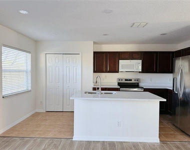 760 Cresting Oak Circle - Photo Thumbnail 6