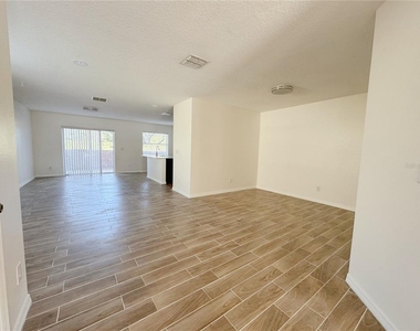 760 Cresting Oak Circle - Photo Thumbnail 3