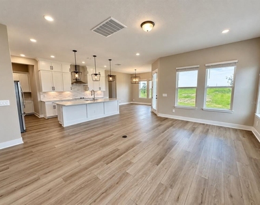 16477 Silver Brook Way - Photo Thumbnail 7
