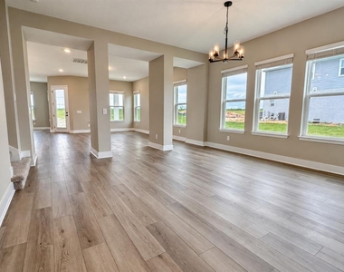 16477 Silver Brook Way - Photo Thumbnail 5