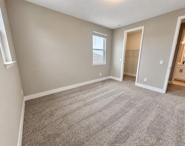 16477 Silver Brook Way - Photo Thumbnail 18