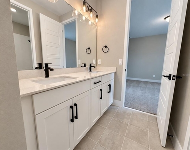 16477 Silver Brook Way - Photo Thumbnail 23