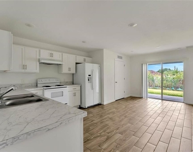 808 Abbeville Court - Photo Thumbnail 2