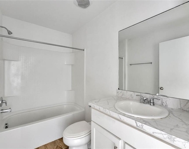 808 Abbeville Court - Photo Thumbnail 3