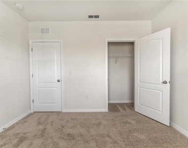 320 Guadlupe Street - Photo Thumbnail 22