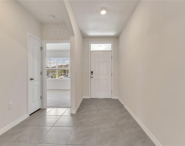 320 Guadlupe Street - Photo Thumbnail 2