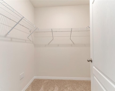 320 Guadlupe Street - Photo Thumbnail 13