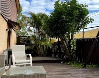 421 Palm Avenue N - Photo Thumbnail 23