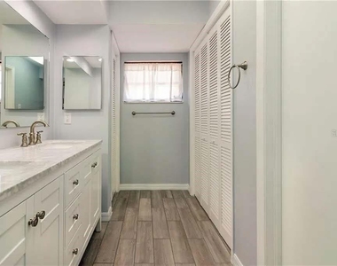 421 Palm Avenue N - Photo Thumbnail 13