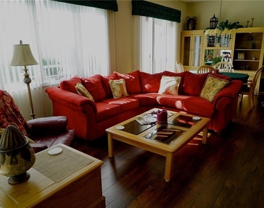 8718 53rd Terrace E - Photo Thumbnail 4
