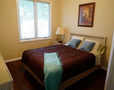 8718 53rd Terrace E - Photo Thumbnail 12