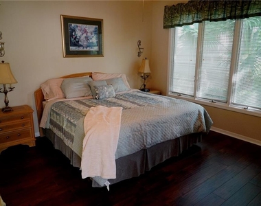 8718 53rd Terrace E - Photo Thumbnail 8