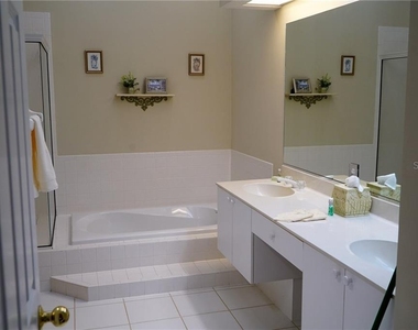 8718 53rd Terrace E - Photo Thumbnail 10