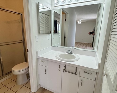 950 Waterside Lane - Photo Thumbnail 12