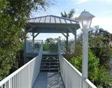 950 Waterside Lane - Photo Thumbnail 29