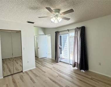 950 Waterside Lane - Photo Thumbnail 10