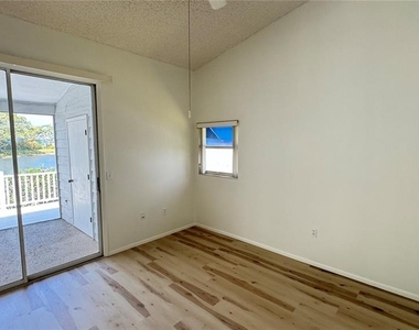 950 Waterside Lane - Photo Thumbnail 13