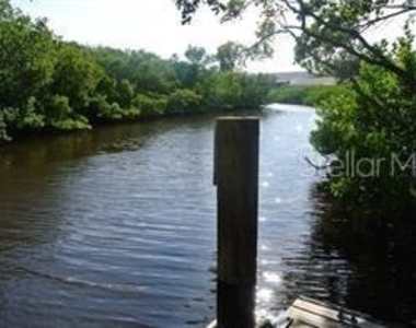 950 Waterside Lane - Photo Thumbnail 31