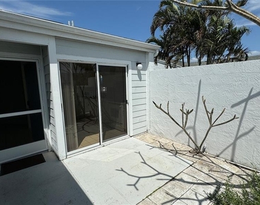 950 Waterside Lane - Photo Thumbnail 22