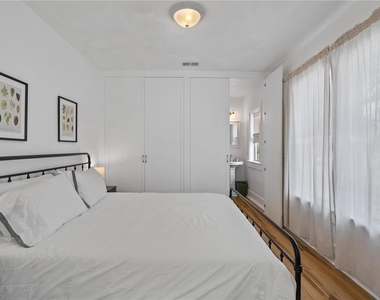 918 16th Street W - Photo Thumbnail 7