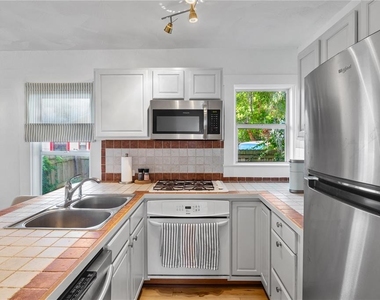 918 16th Street W - Photo Thumbnail 17