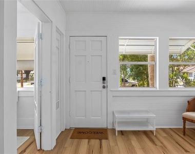 918 16th Street W - Photo Thumbnail 5