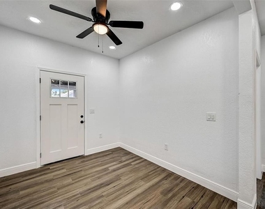 1622 Ballard Park Drive - Photo Thumbnail 4