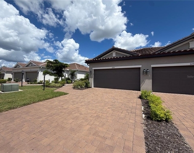 6094 Mesa Glen - Photo Thumbnail 1