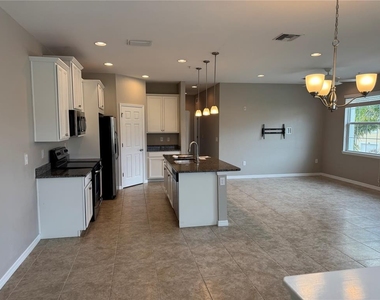 4271 Expedition Way - Photo Thumbnail 3