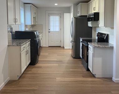 1064 Lincoln Street - Photo Thumbnail 3