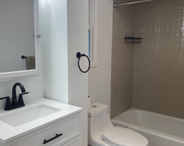 1064 Lincoln Street - Photo Thumbnail 9