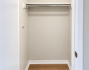 2677 Rolling Green Drive - Photo Thumbnail 6